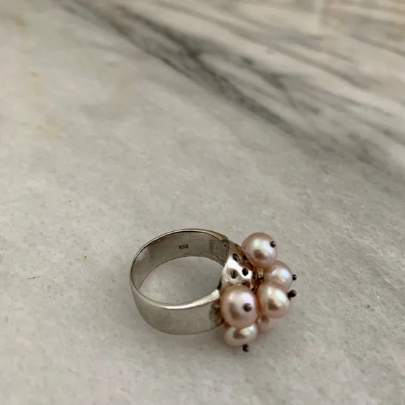 Silver Ring and pink Pearl Accents - Picture 5 of 7